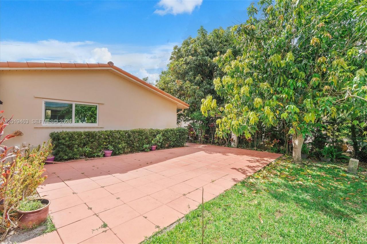 1730 NW 108th Ave , Pembroke Pines, FL 33026 Photo