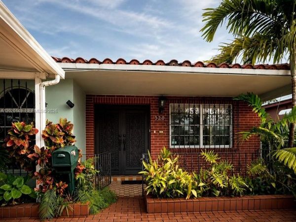 320 NW 61st Ave, Miami, FL 33126
