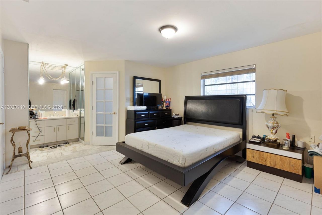 320 NW 61st Ave, Miami, FL 33126 Photo