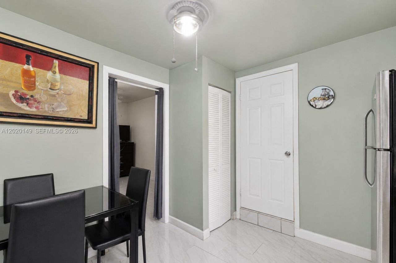 320 NW 61st Ave, Miami, FL 33126 Photo