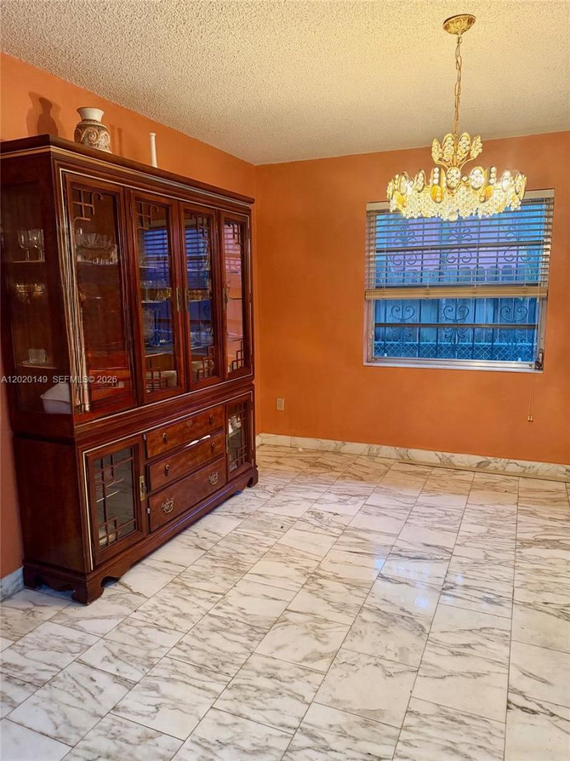 320 NW 61st Ave , Miami, FL 33126 Photo