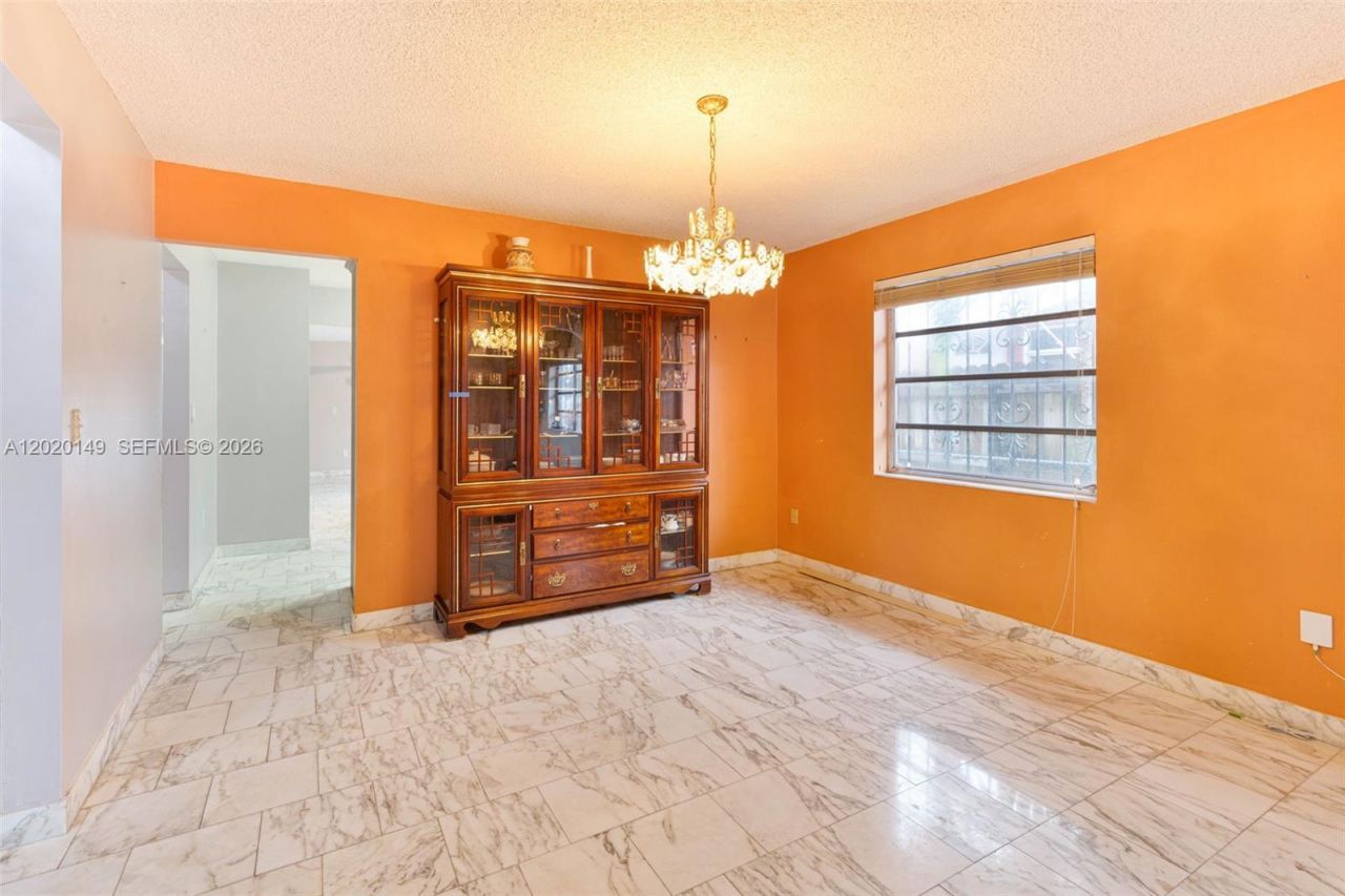 320 NW 61st Ave, Miami, FL 33126 Photo