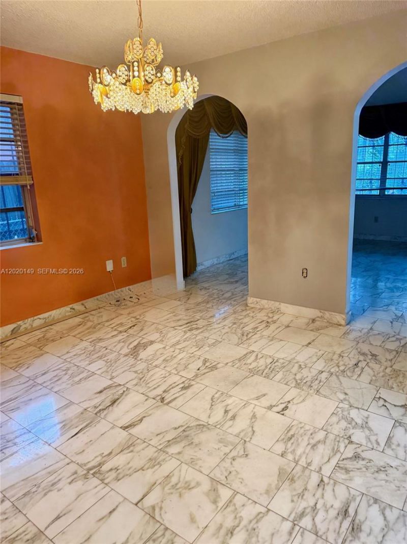 320 NW 61st Ave , Miami, FL 33126 Photo