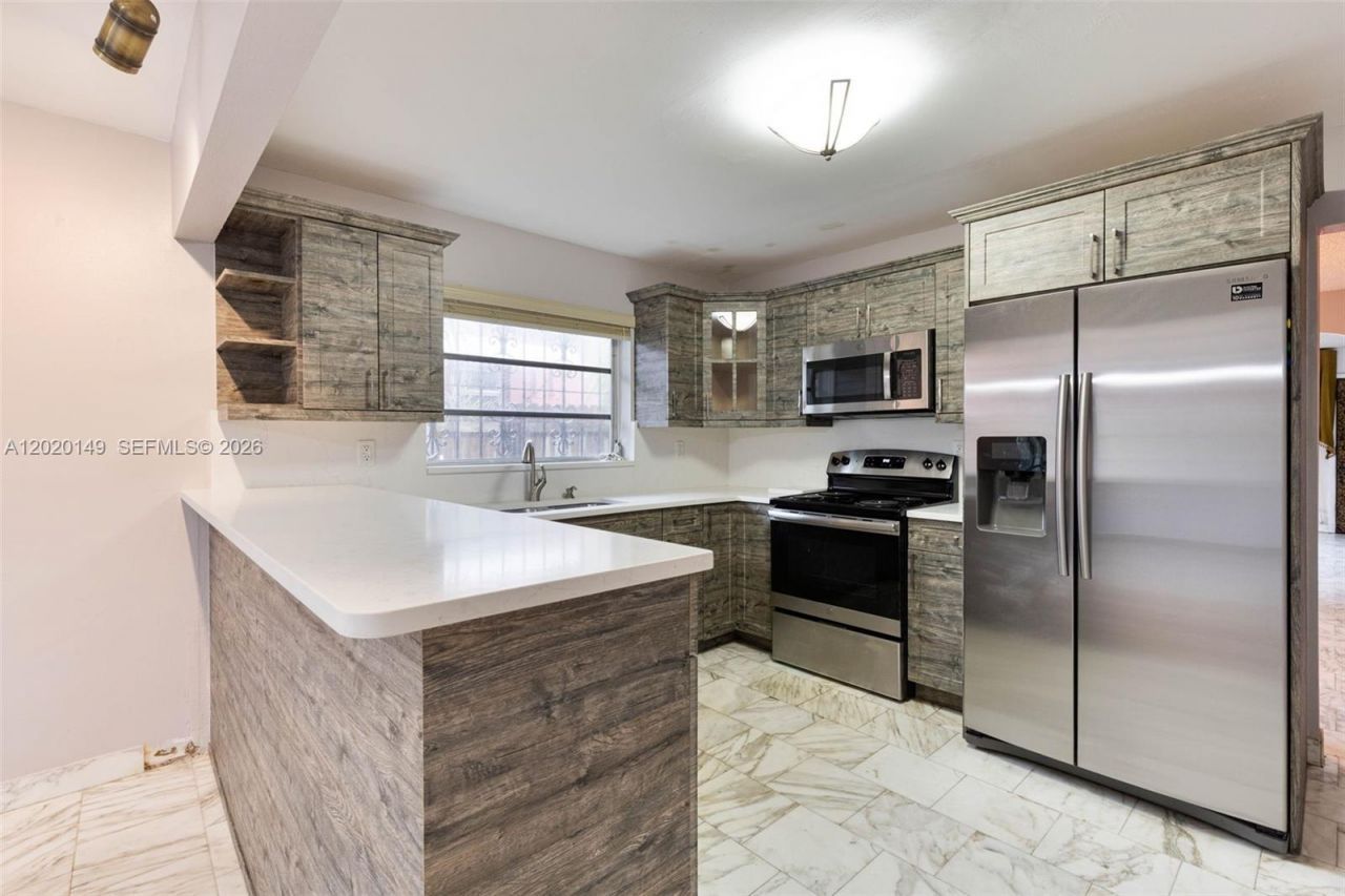 320 NW 61st Ave, Miami, FL 33126 Photo