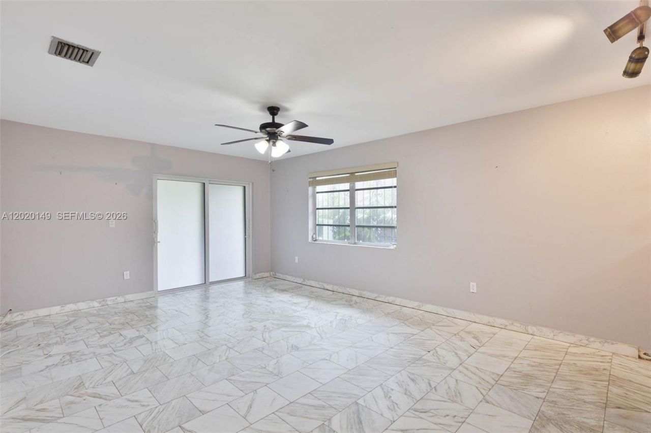 320 NW 61st Ave, Miami, FL 33126 Photo