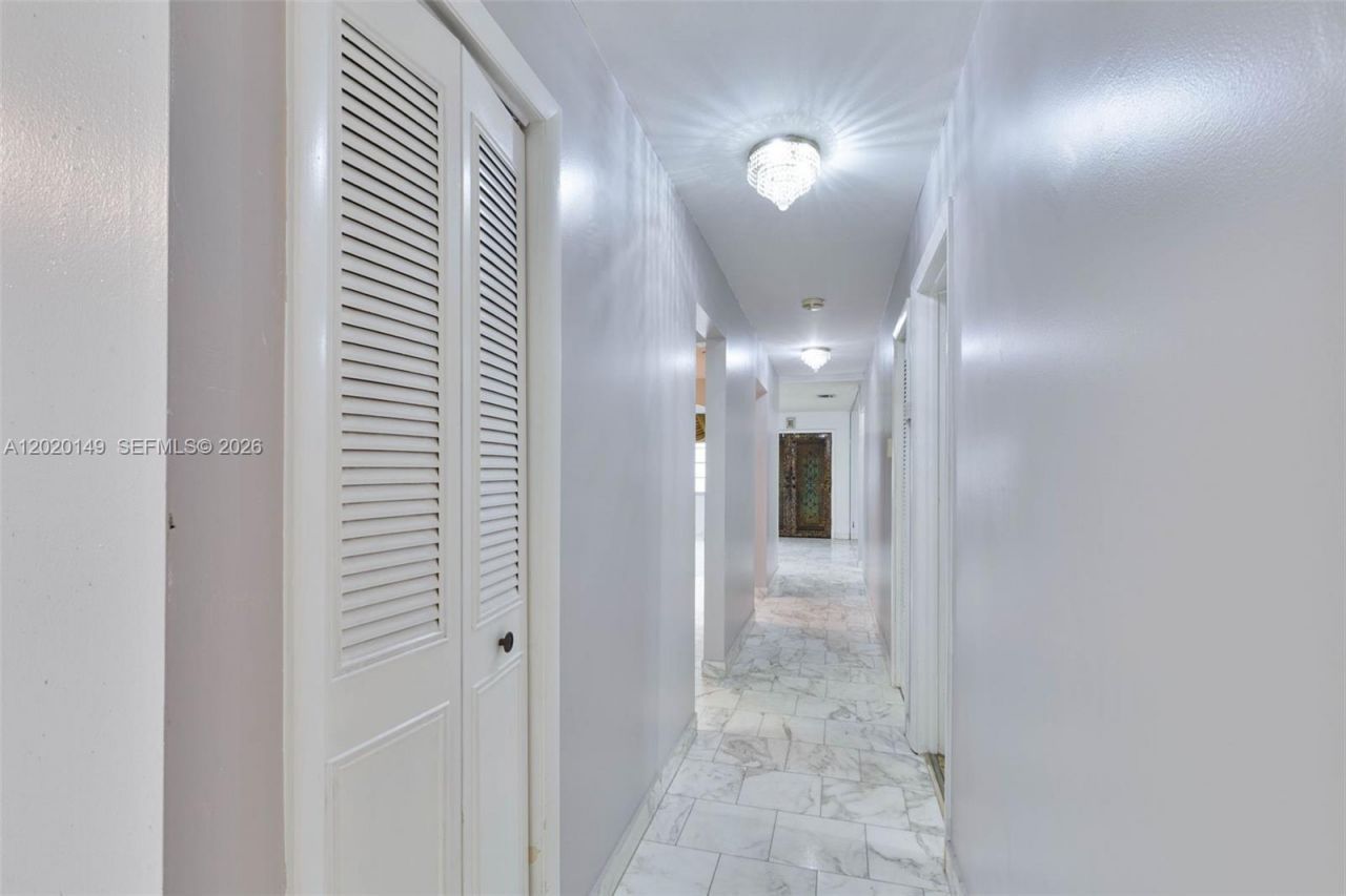 320 NW 61st Ave, Miami, FL 33126 Photo