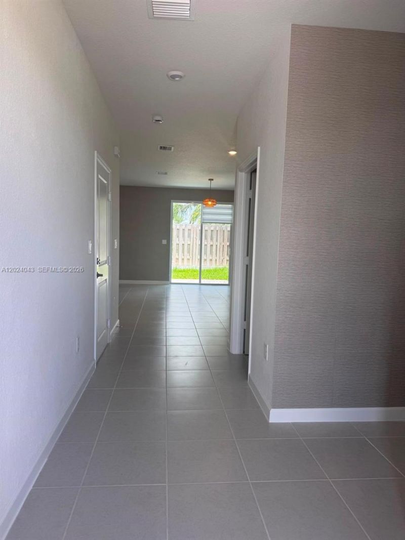 663 SE 13th St Cir , Unit ., Homestead, FL 33034 Photo