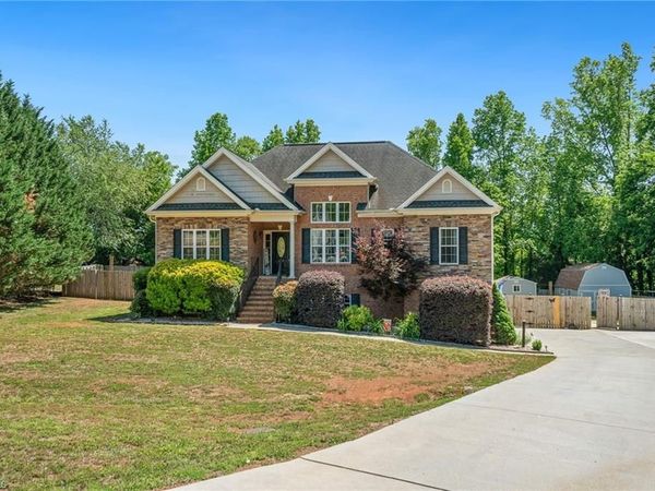187 Marbrook Drive , Mocksville, NC 27028