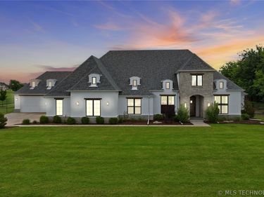 16981 S 31st East Avenue, Mounds, OK 74047