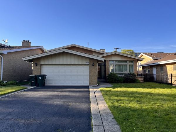 4640 W Estes Avenue , Lincolnwood, IL 60712