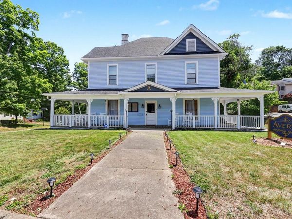 601 College Avenue SW, Lenoir, NC 28645