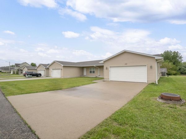 5480 Summerland Drive, Waterloo, IA 50701