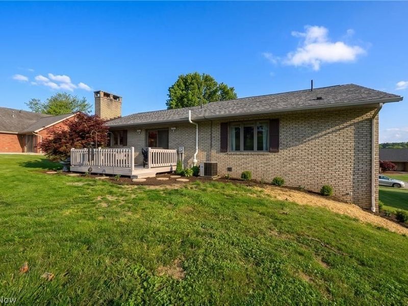1941 Buckeye Street NE, New Philadelphia, OH 44663 Photo 4