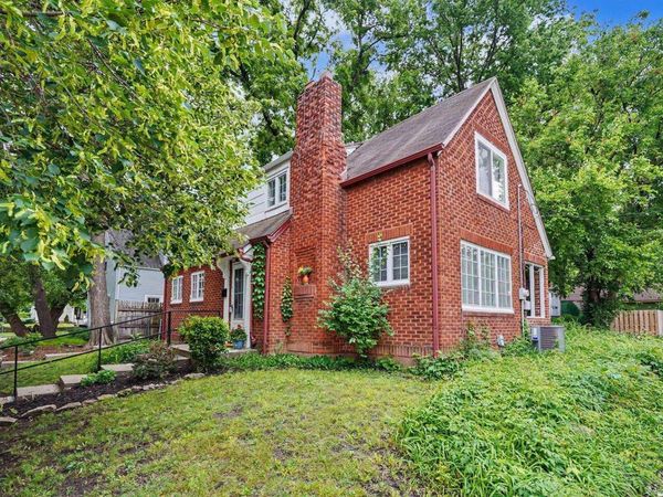 701 1/2 Illinois , Lawrence, KS 66044