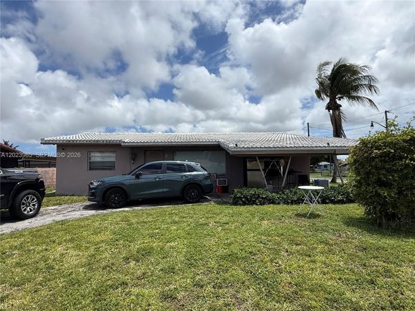 2490 NW 12th Ct , Pompano Beach, FL 33069