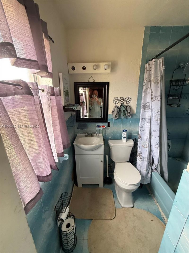 2490 NW 12th Ct , Pompano Beach, FL 33069 Photo