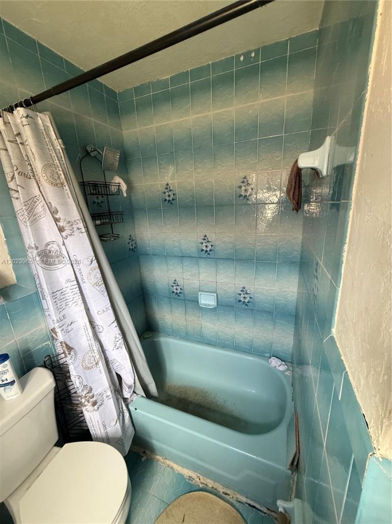 2490 NW 12th Ct , Pompano Beach, FL 33069 Photo