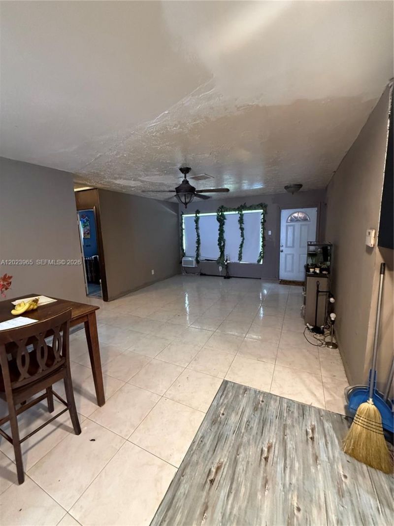 2490 NW 12th Ct , Pompano Beach, FL 33069 Photo