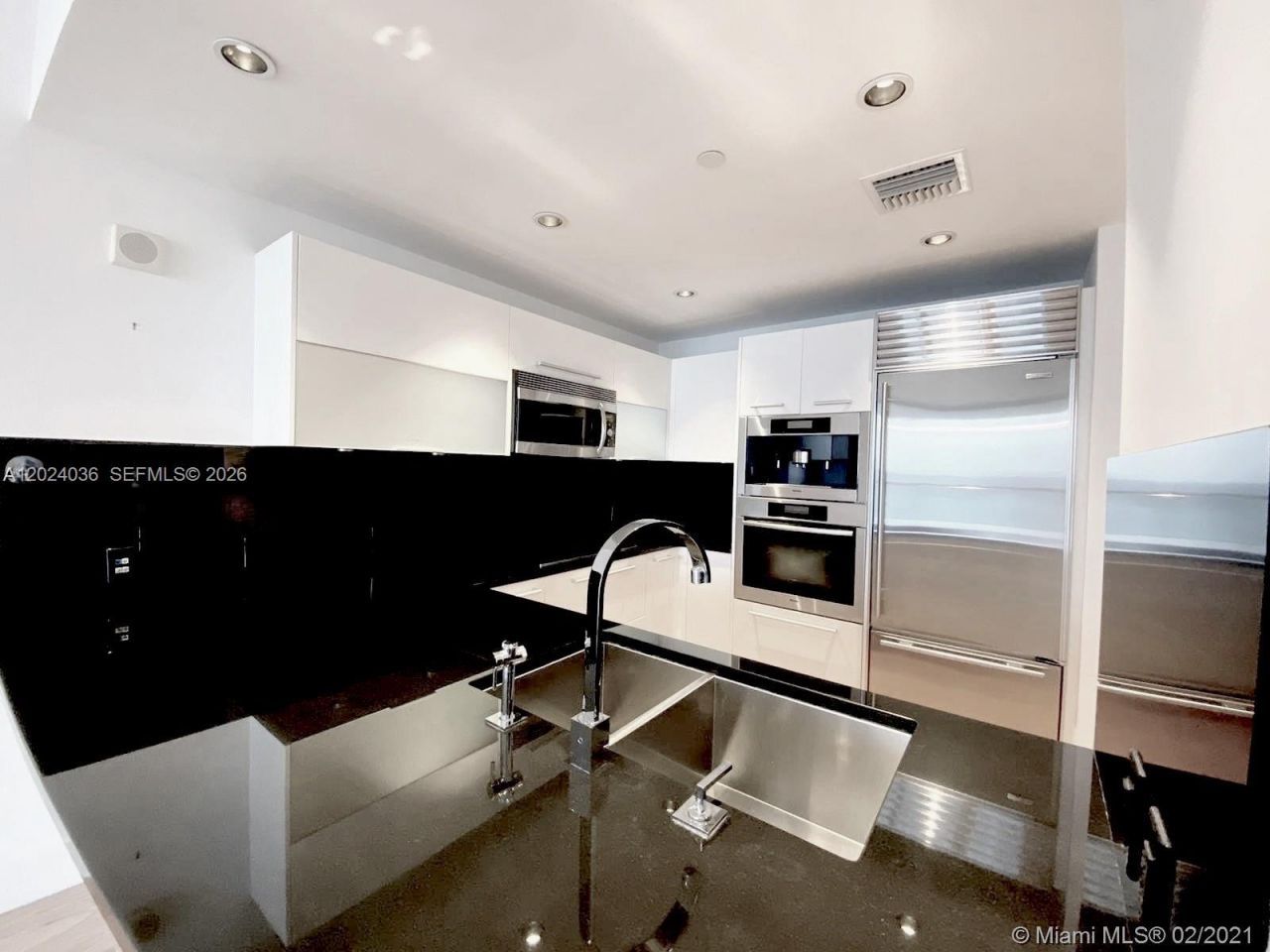 17121 Collins Ave, Unit 1503, Sunny Isles Beach, FL 33160 Photo