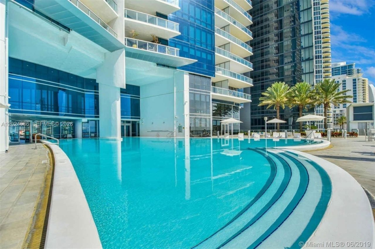17121 Collins Ave, Unit 1503, Sunny Isles Beach, FL 33160 Photo