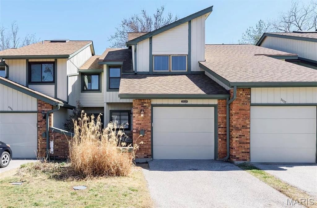 2034 Falling Brook Drive, Maryland Heights, MO 63043 Main Photo