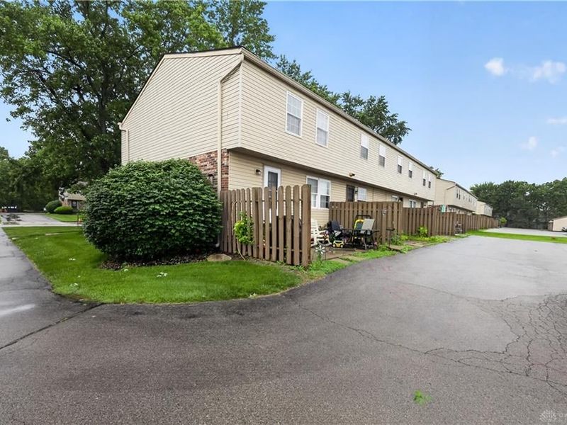 107 Marco Lane, Unit 11, Washington Township, OH 45458 Photo 4