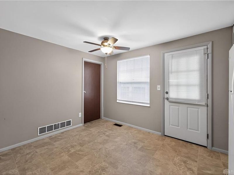 107 Marco Lane, Unit 11, Washington Township, OH 45458 Photo 6