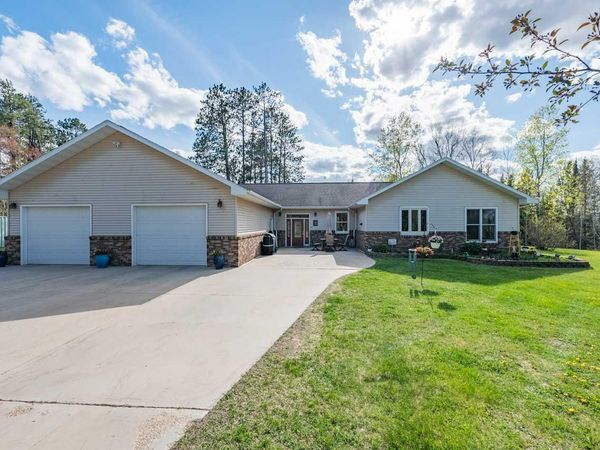 4003 Highway 5 , Hibbing, MN 55746