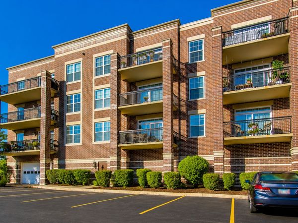 Unit 204, Palatine, IL 60067