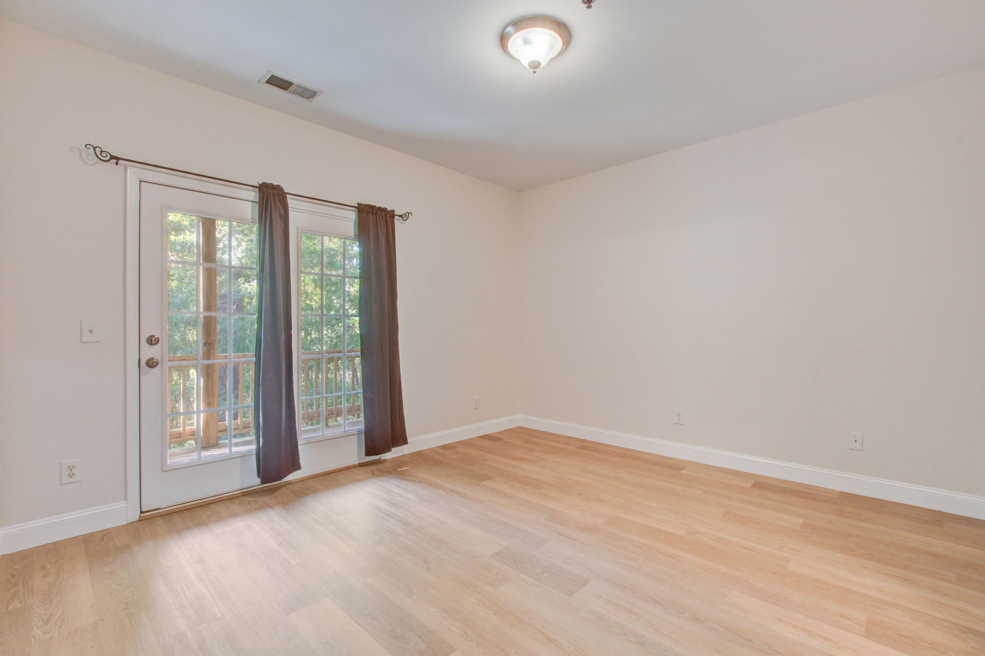 4628 N Palm View Circle Photo 14