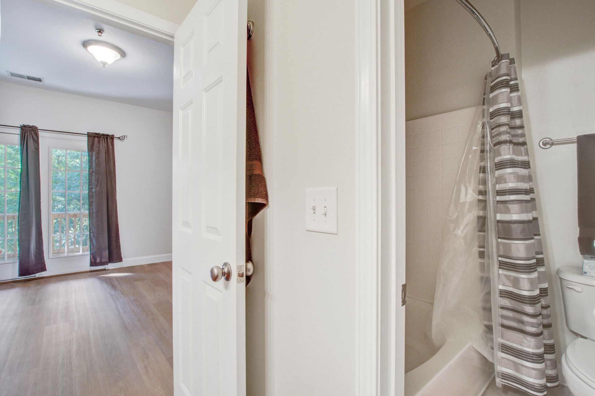 4628 N Palm View Circle Photo 18