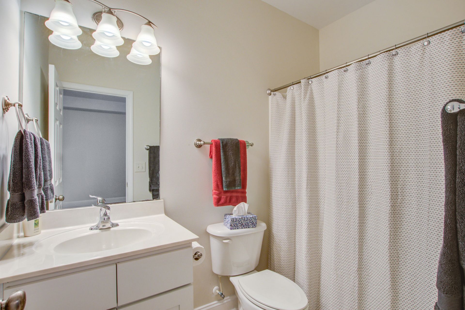 4628 N Palm View Circle Photo 5