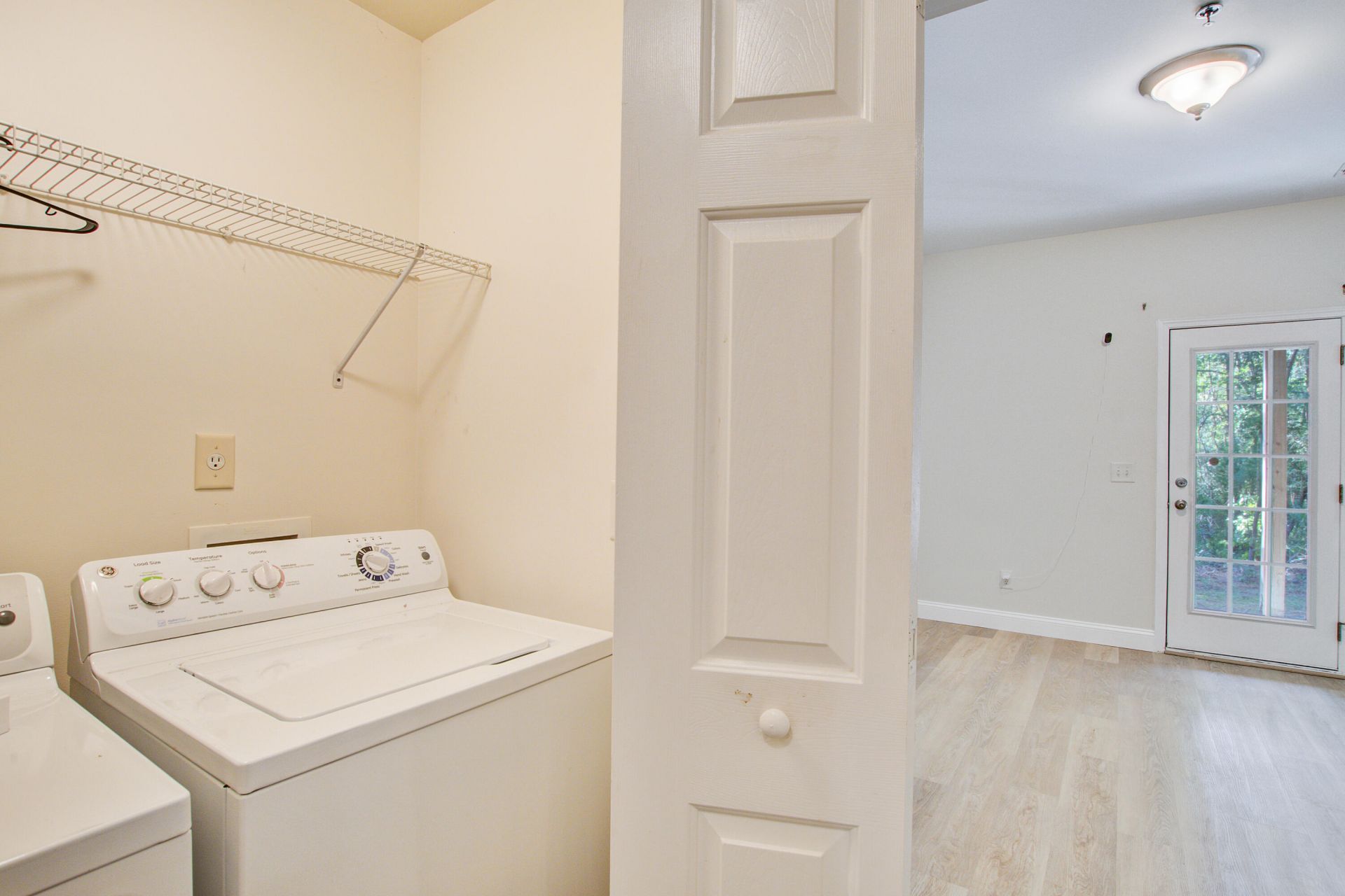 4628 N Palm View Circle Photo 6