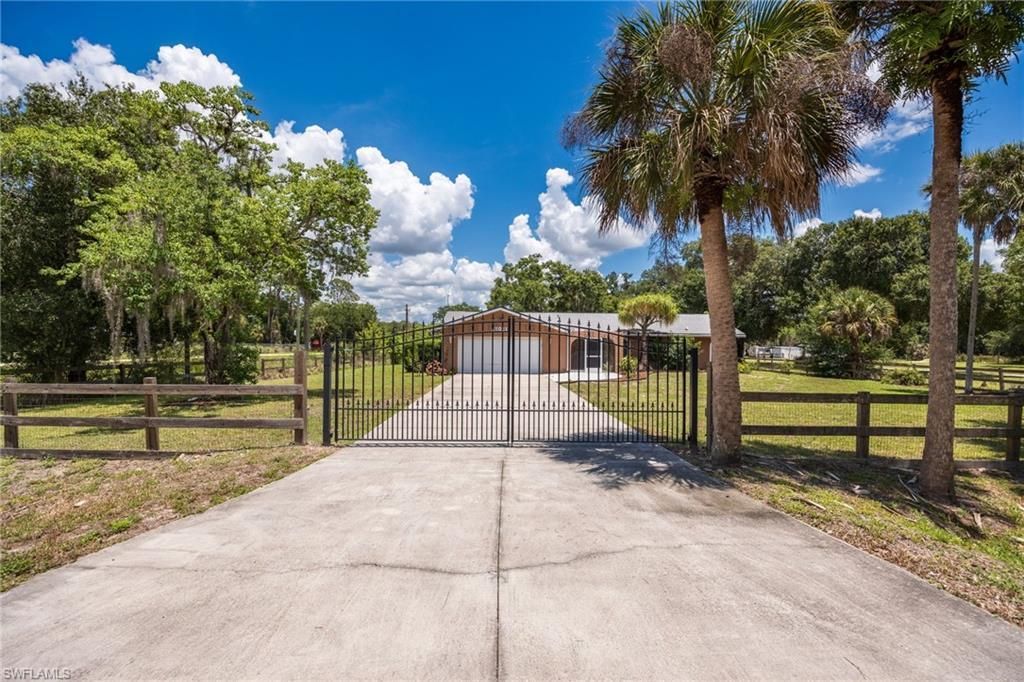 22031 Edwards Dr, Alva, FL 33920 Photo
