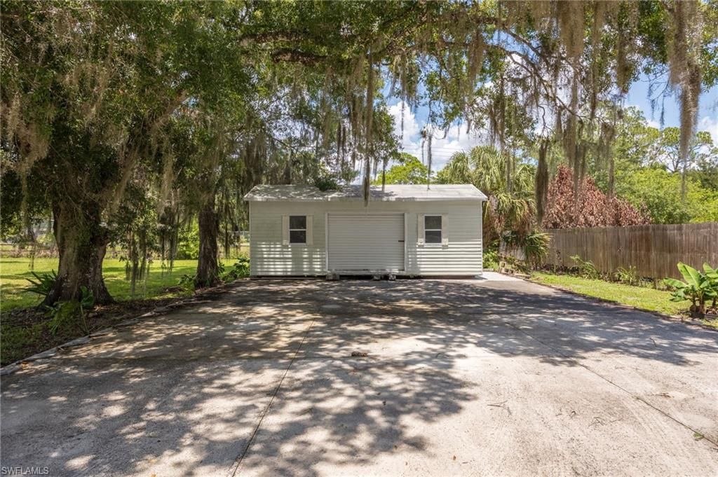 22031 Edwards Dr, Alva, FL 33920 Photo