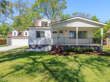 3200 Hessel Avenue, Rochester Hills, MI 48307