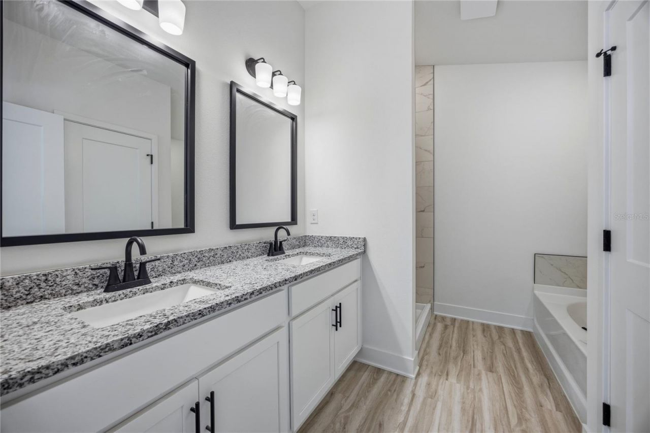 2618 SW 250th Terrace , Newberry, FL 32669 Photo