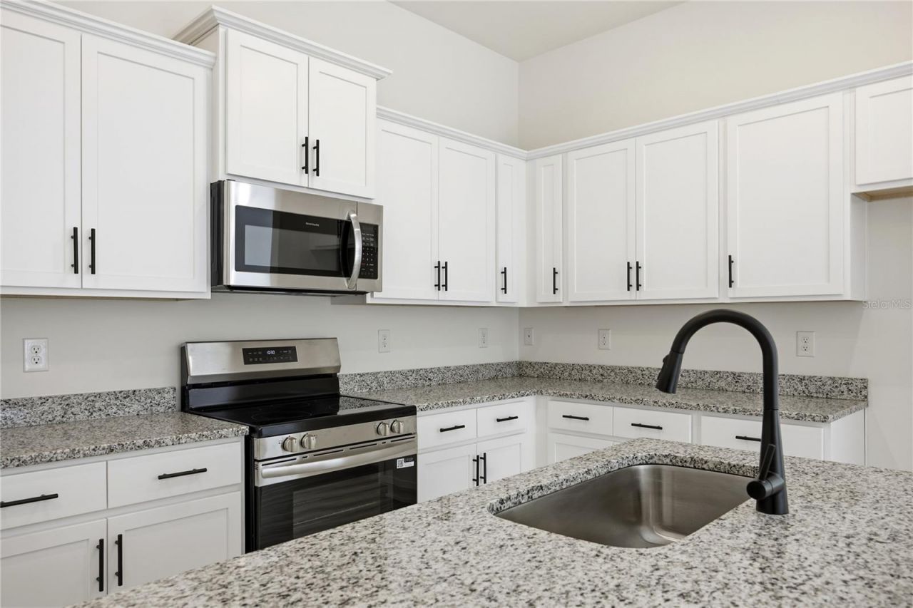 2618 SW 250th Terrace , Newberry, FL 32669 Photo
