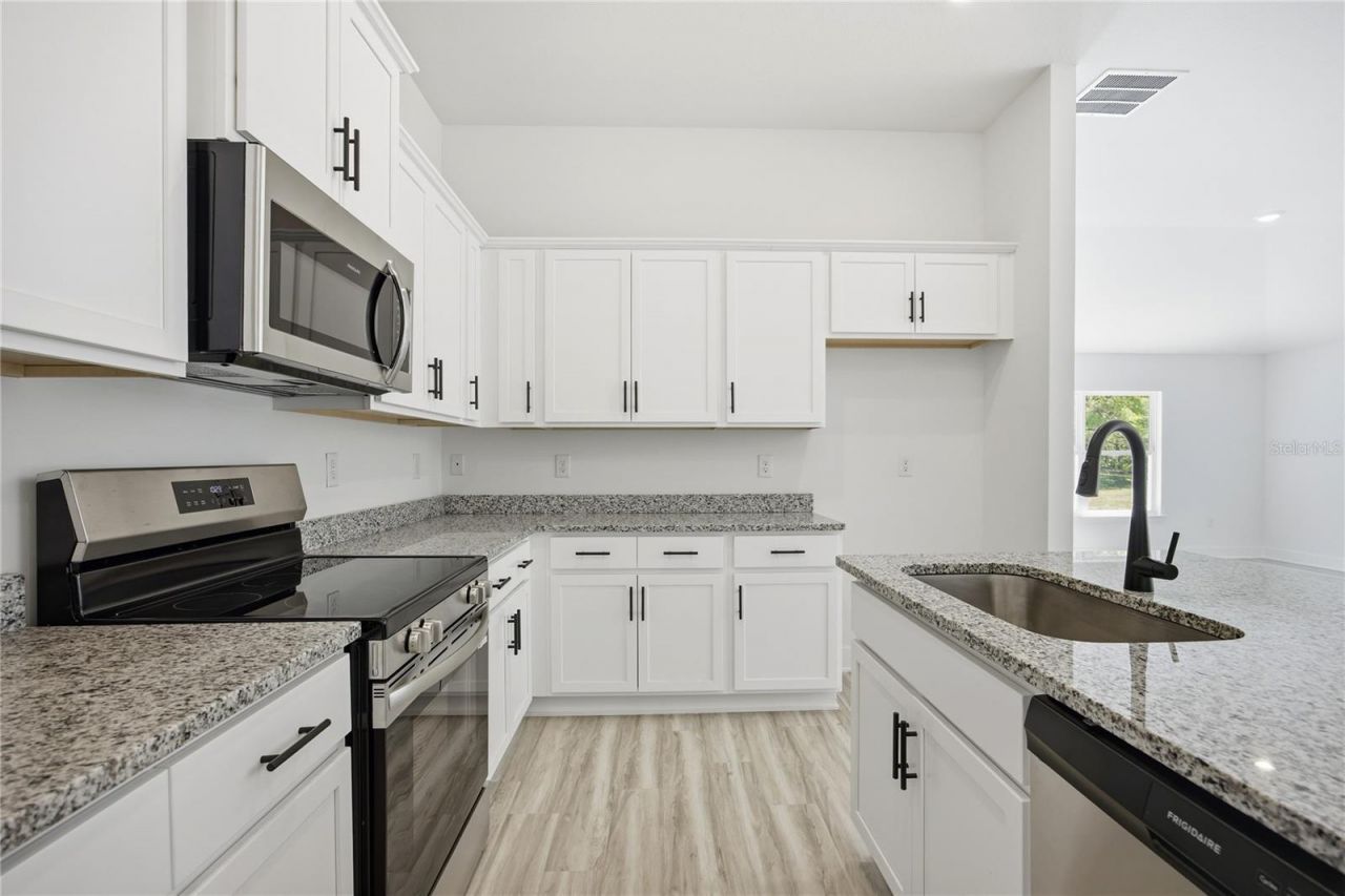 2618 SW 250th Terrace , Newberry, FL 32669 Photo
