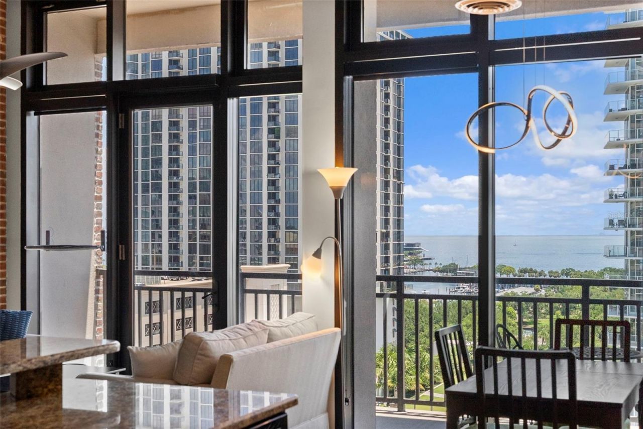 175 2nd Street S, Unit 1007, Saint Petersburg, FL 33701 Photo