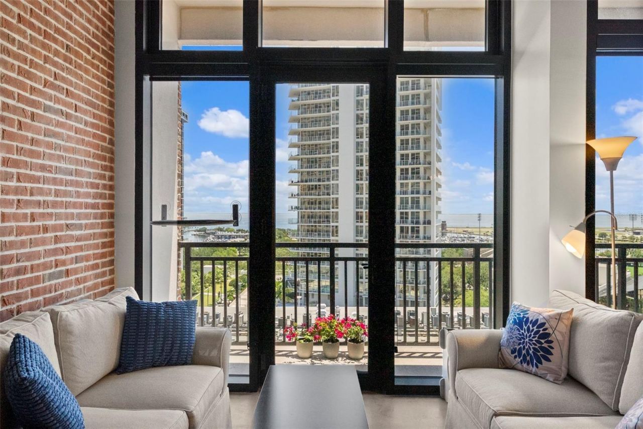 175 2nd Street S, Unit 1007, Saint Petersburg, FL 33701 Photo