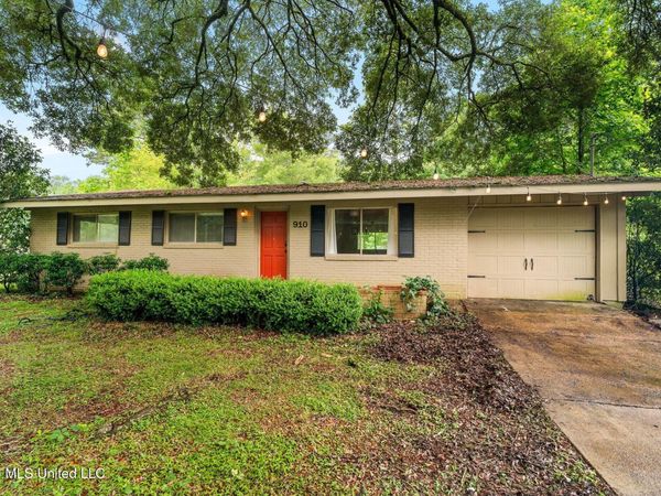 910 S Jackson Street, Brookhaven, MS 39601