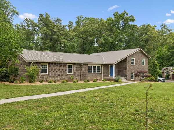 220 Lakewood Dr , Tullahoma, TN 37388