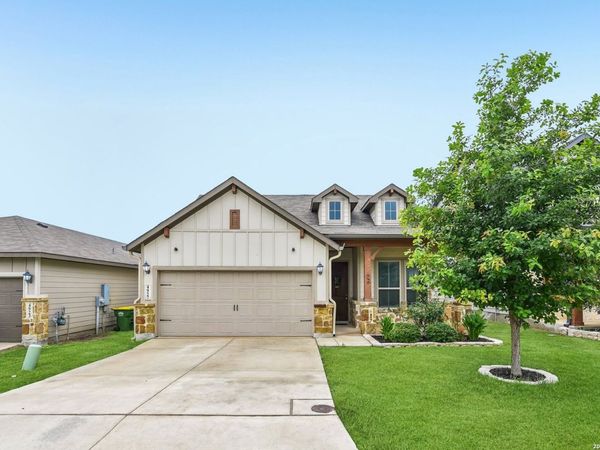 4927 Ranahan Pass, St.Hedwig, TX 78152