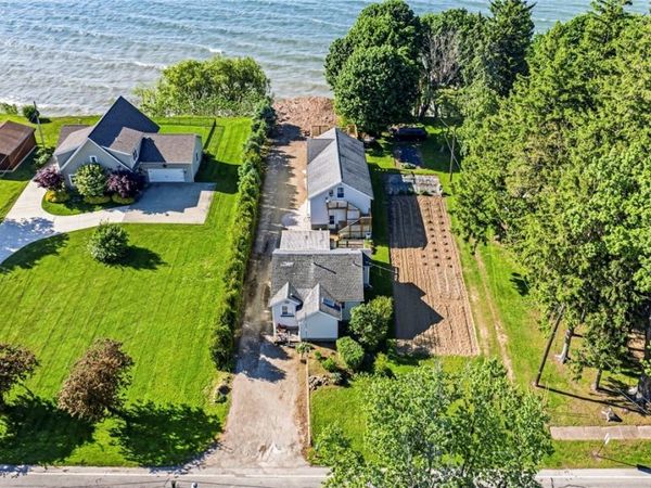 1050 Lake Road , Conneaut, OH 44030