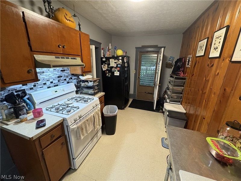727 Wooster Road N, Barberton, OH 44203 Photo 20