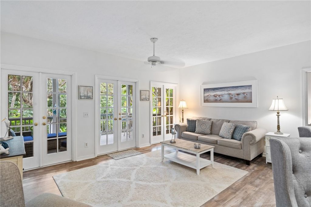 1215 Winding Oaks Circle E, Unit 403, Vero Beach, FL 32963 Photo