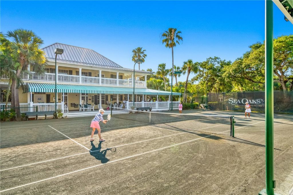 1215 Winding Oaks Circle E, Unit 403, Vero Beach, FL 32963 Photo