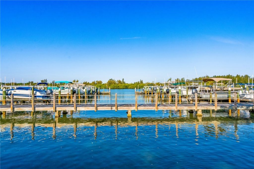 1215 Winding Oaks Circle E, Unit 403, Vero Beach, FL 32963 Photo