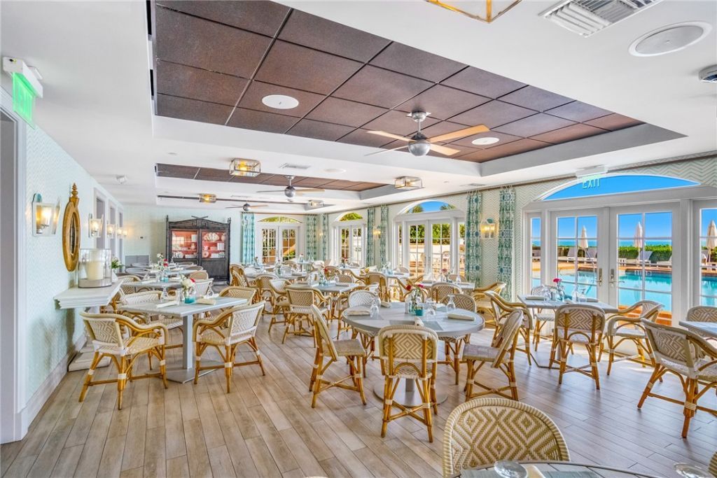 1215 Winding Oaks Circle E, Unit 403, Vero Beach, FL 32963 Photo